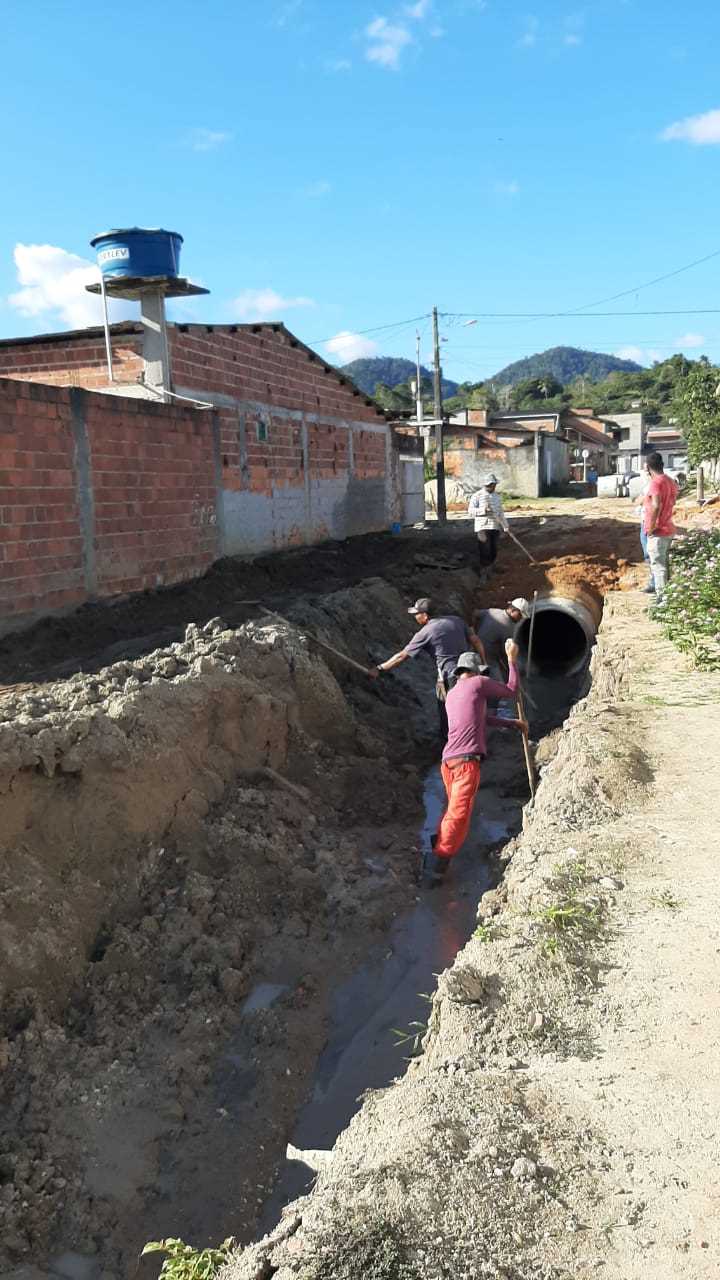 Camacã: Prefeitura realiza Serviço de esgotamento sanitário na Portelinha em São João do Panelinha com recursos próprios